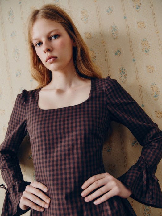 мини платье из линейки  young от бренда sela вид слева