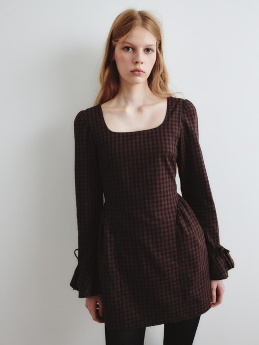 мини платье из линейки  young по цене 3799 руб вид справа