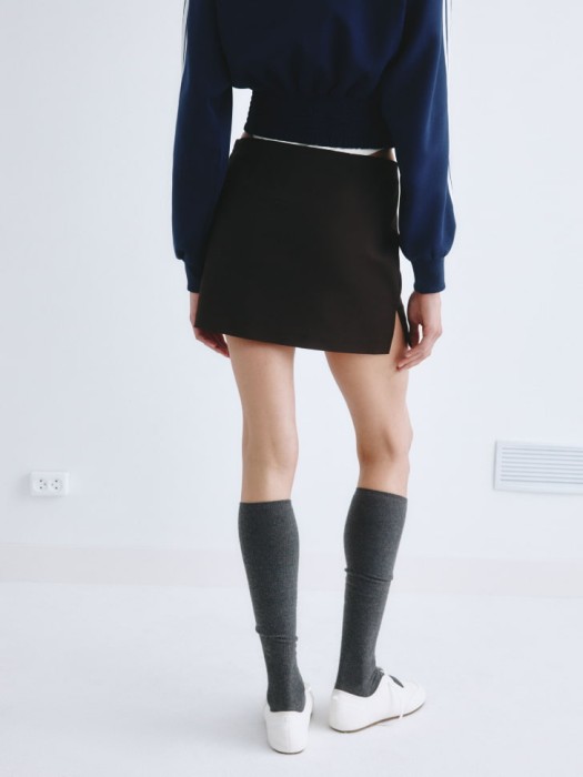 мини юбка из линейки  young по цене 1199 руб вид справа