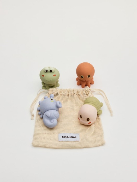 набор игрушек для купания для детей от бренда sela вид слева