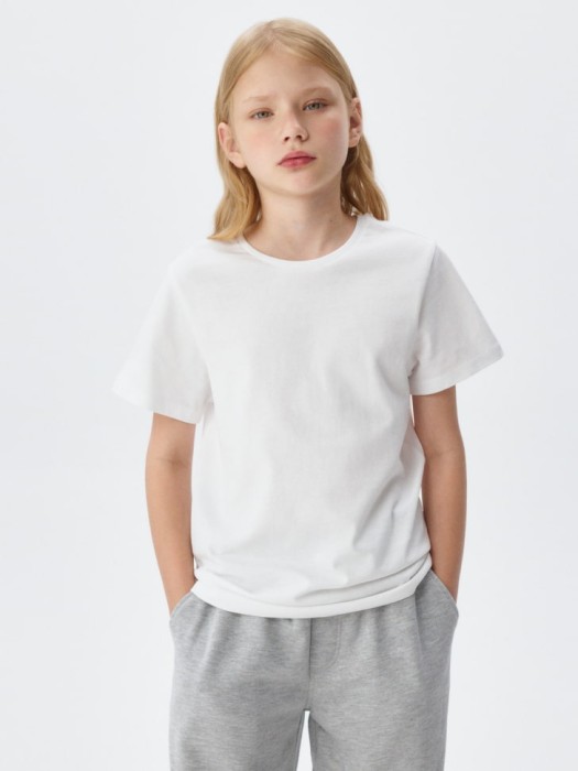 набор из 2 базовых футболок детских от бренда sela вид слева