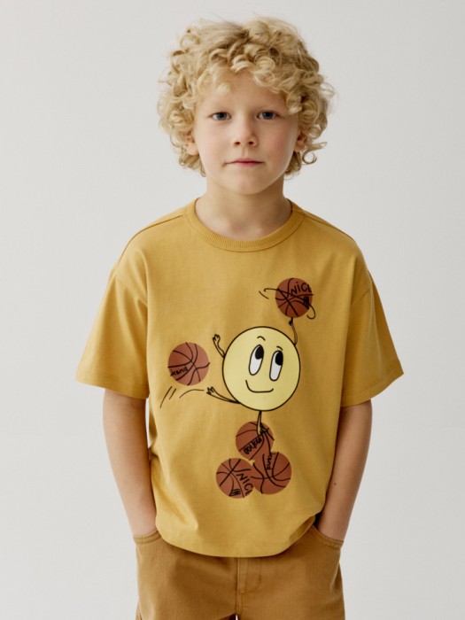 набор из 2 футболок с принтом для мальчиков от бренда sela вид слева