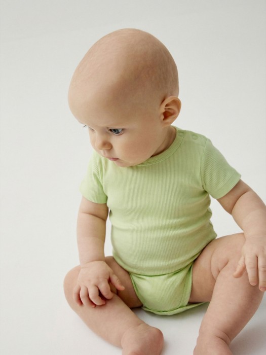 набор из 2 трикотажных боди с коротким рукавом для малышей от 1 до 3 лет с изнаночной стороны