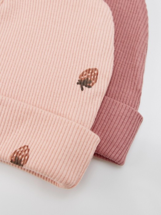 набор из 2 трикотажных шапок для малышей от бренда sela вид слева