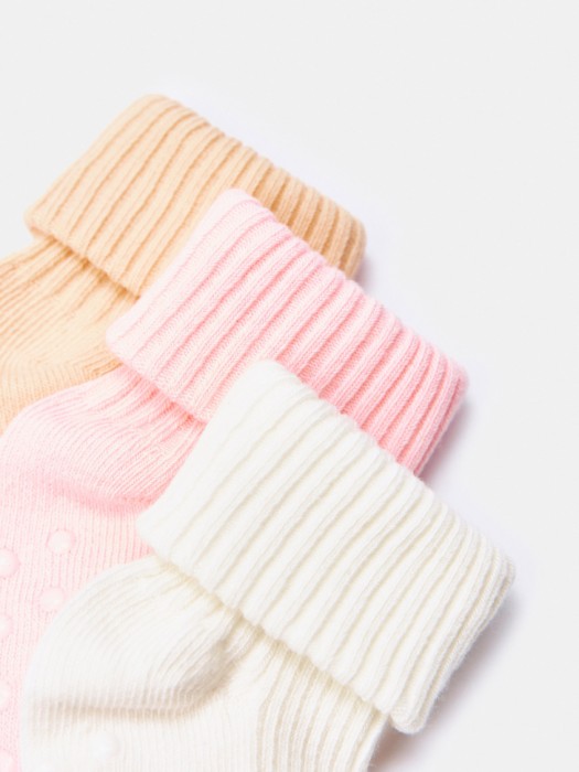 набор из 3 пар гольфов для малышей от бренда sela вид слева