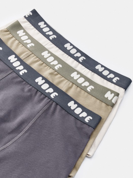 набор из 3 трусов-боксеров для мальчиков от бренда sela вид слева