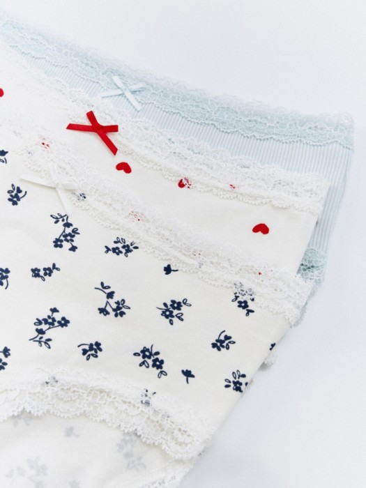 набор из 3 трусов-слипов для девочек от бренда sela вид слева