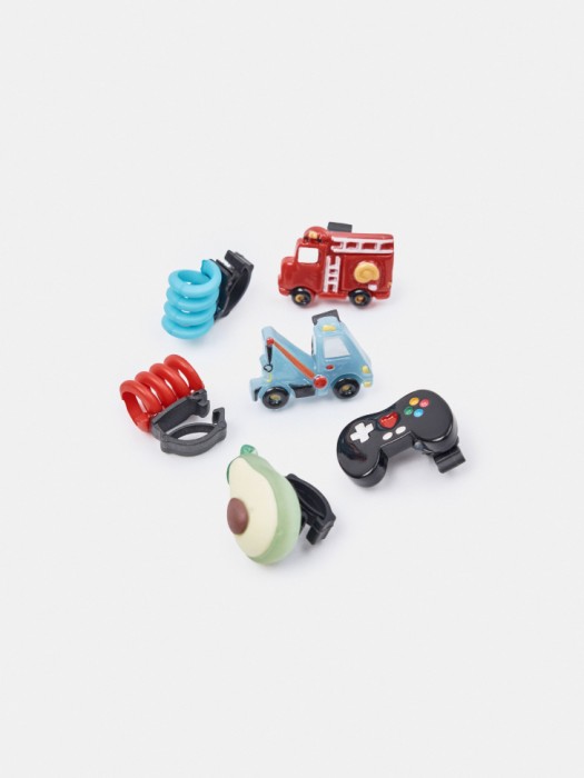 набор украшений для детской обуви от бренда sela вид слева