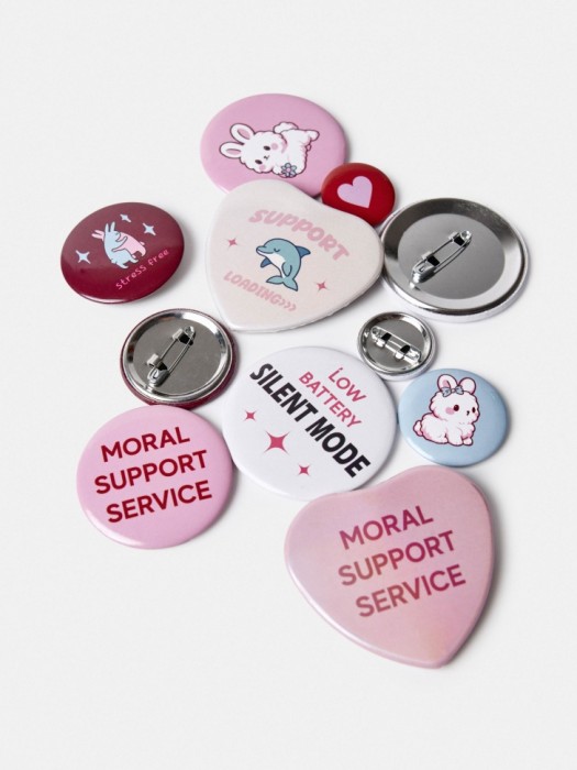 набор значков детский от бренда sela вид слева