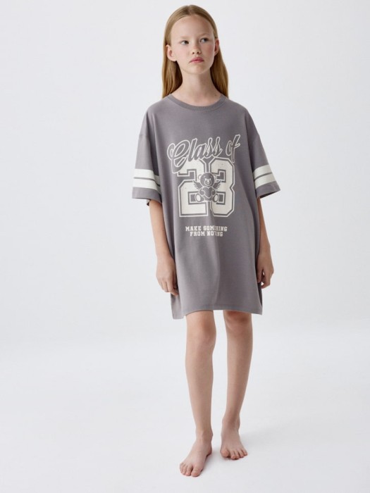 ночная сорочка с принтом для девочек от бренда sela вид слева