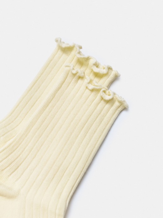 носки с фигурной окантовкой от бренда sela вид слева