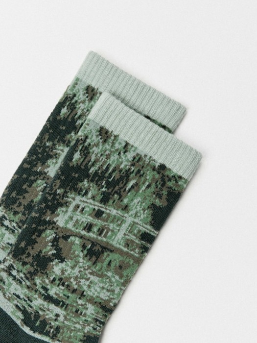 носки с принтом по мотивам картины клода моне от бренда sela вид слева