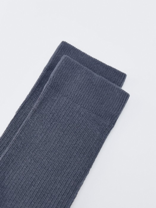 носки в рубчик от бренда sela вид слева