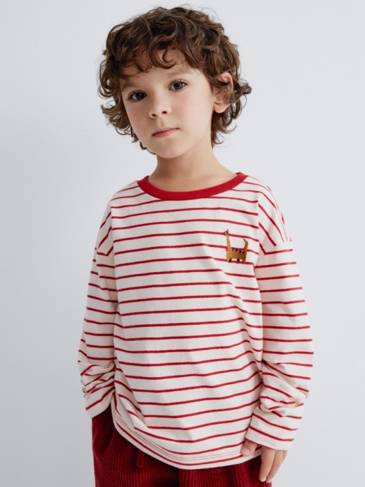 новогодний лонгслив в полоску с вышивкой для мальчиков из хлопка спереди