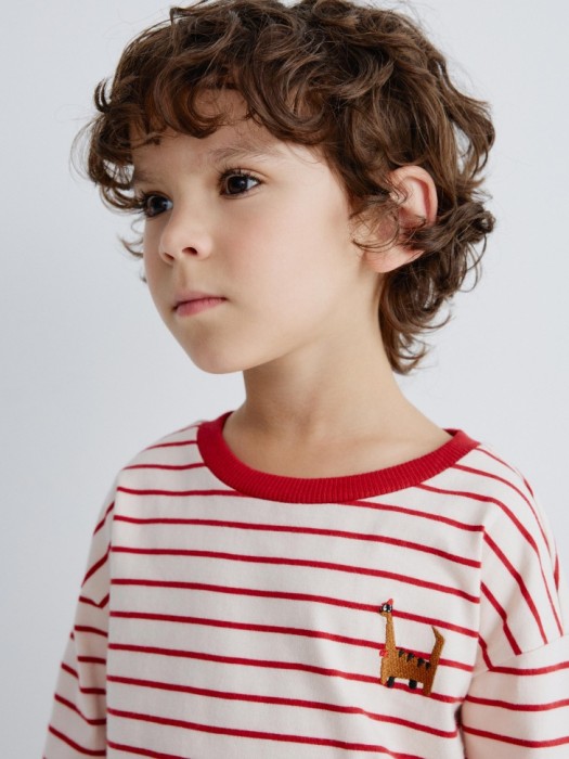 новогодний лонгслив в полоску с вышивкой для мальчиков универсального стиля с лицевой стороны