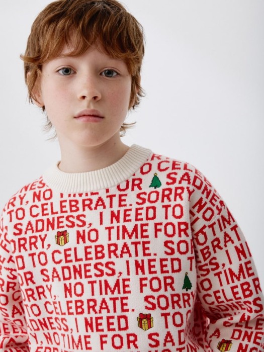 новогодний вязаный джемпер для мальчиков из россии вид сбоку