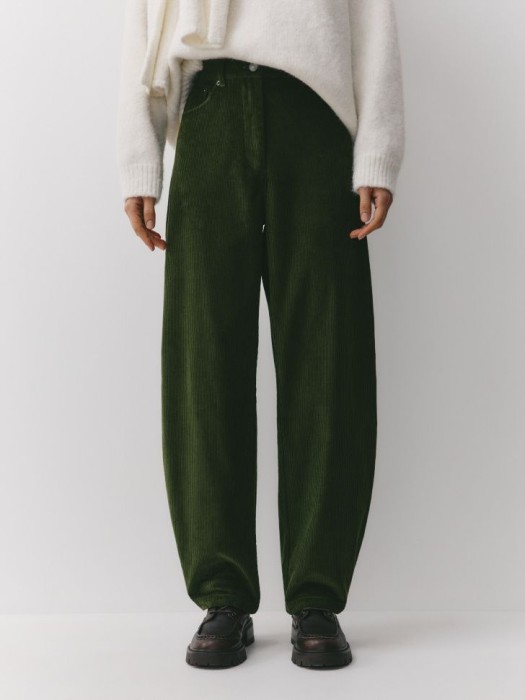 объемные брюки из хлопкового вельвета от бренда sela вид слева