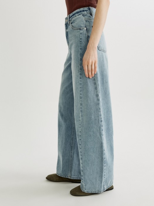 объемные джинсы с высокой посадкой по цене 4299 руб вид справа