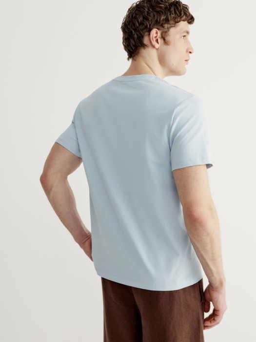 облегающая футболка адам по цене 1299 руб вид справа