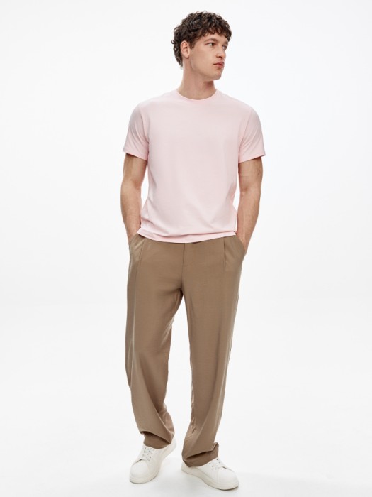 облегающая футболка адам от бренда sela вид слева