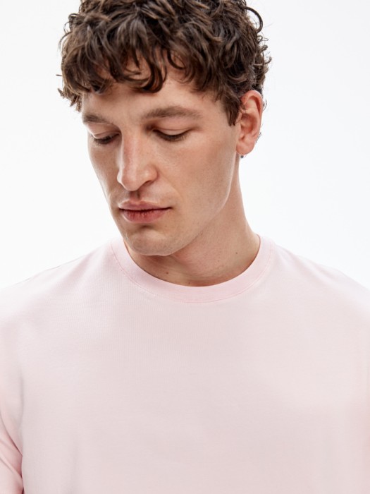 облегающая футболка адам по цене 1299 руб вид справа