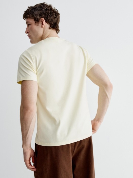 облегающая футболка адам по цене 1299 руб вид справа