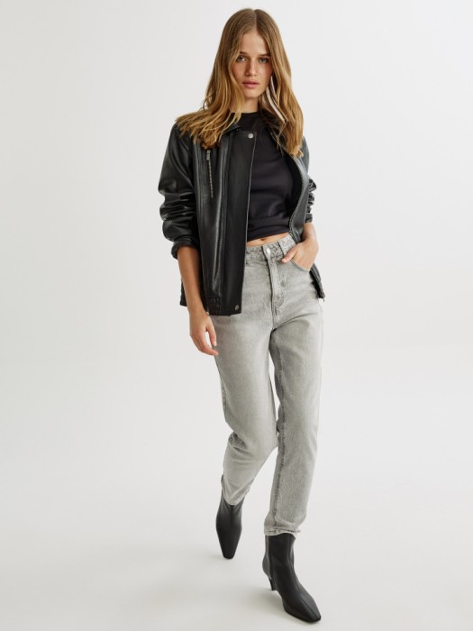 облегающая футболка кира от бренда sela вид слева