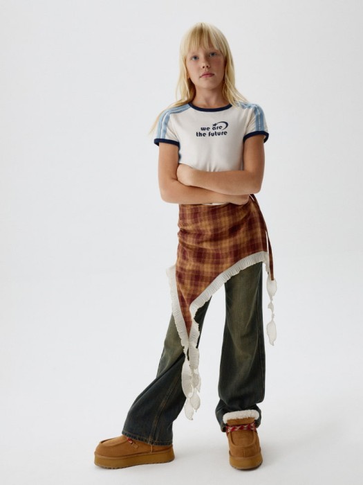 облегающая футболка с принтом для девочек от бренда sela вид слева