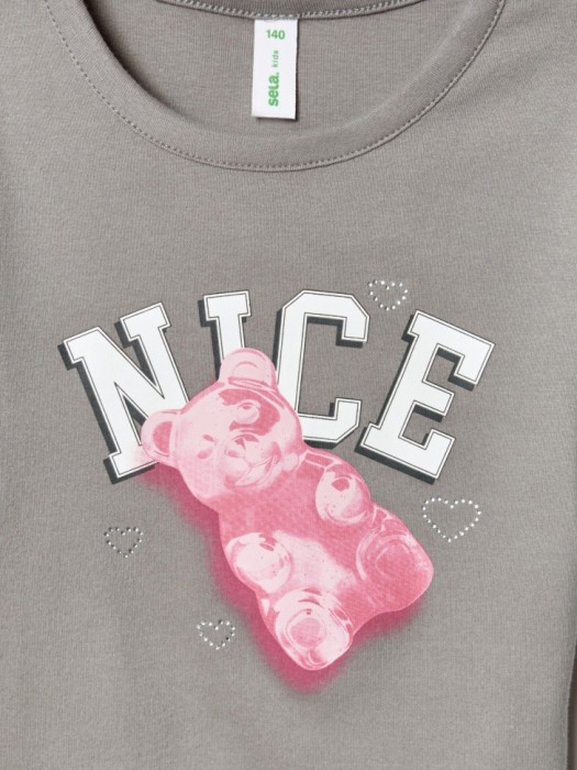 облегающая футболка с принтом для девочек из россии вид сбоку