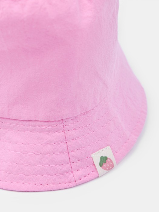 панама с завязками для малышей от бренда sela вид слева