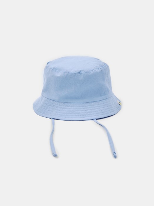 панама с завязками для малышей от бренда sela вид слева