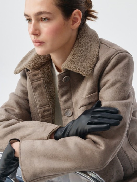 перчатки из экокожи с шерстяной подкладкой от бренда sela вид слева