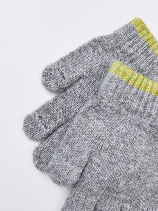 перчатки с содержанием шерсти детские от бренда sela вид слева