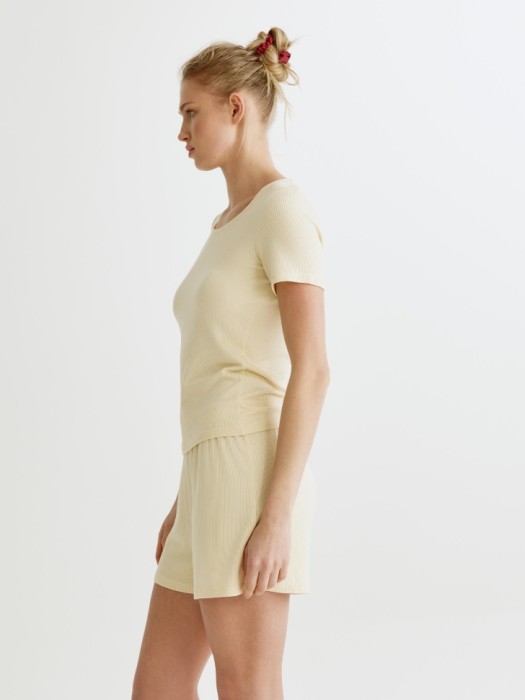 пижама из вискозного трикотажа в рубчик по цене 3599 руб вид справа