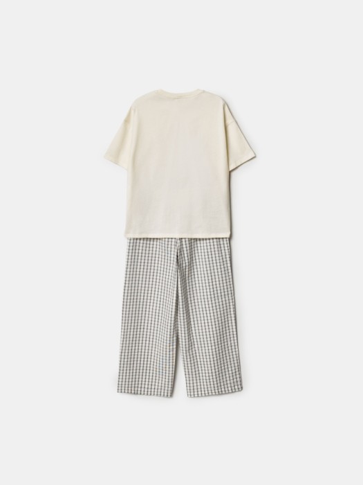 пижама с брюками и футболкой для мальчиков универсального стиля с лицевой стороны