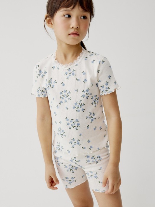 пижама с футболкой и шортами для девочек по цене 1499 руб вид справа