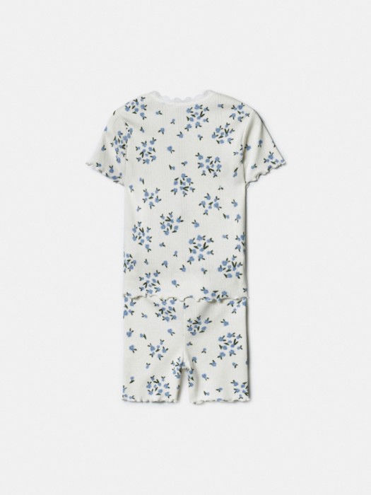 пижама с футболкой и шортами для девочек из россии вид сбоку