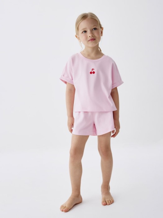 пижама с принтом для девочек от бренда sela вид слева