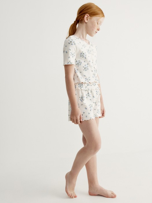 пижама с принтом для девочек от бренда sela вид слева