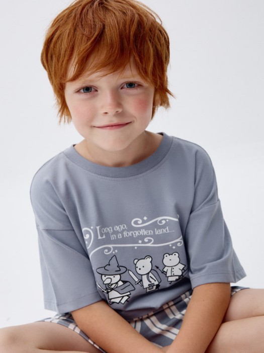 пижама с принтом для мальчиков от бренда sela вид слева