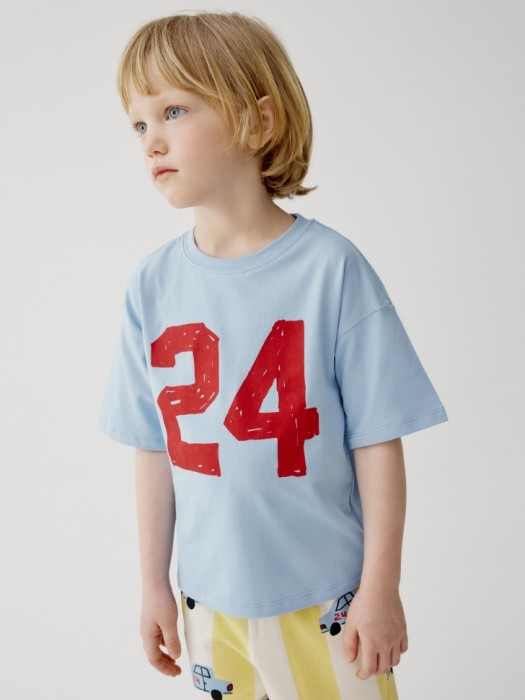 пижама с принтом для мальчиков от бренда sela вид слева