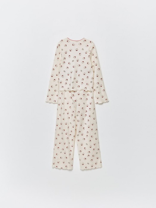 пижама с принтом hello kitty для девочек от бренда sela вид слева