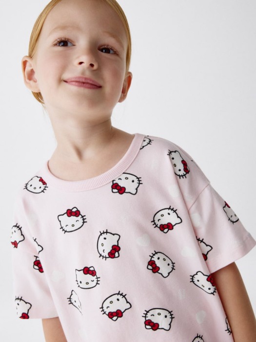 пижама с принтом hello kitty для девочек по цене 1199 руб вид справа