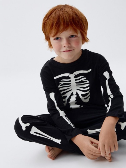 пижама со светящимся в темноте принтом halloween для мальчиков 4680798610542 фотография