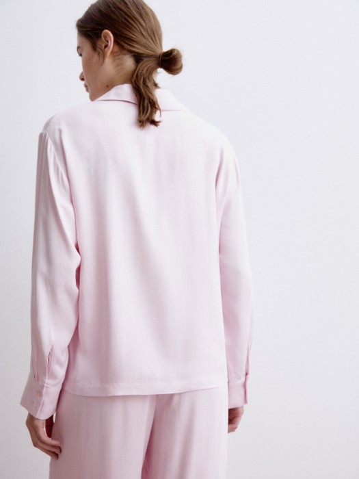 пижамная рубашка из струящейся вискозы по цене 2599 руб вид справа