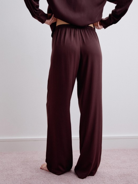 пижамные брюки из струящейся вискозы по цене 2599 руб вид справа