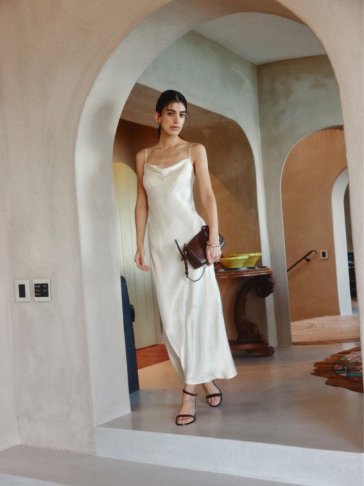 платье макси на бретелях из смесового лиоцелла 4610517876881 фотография