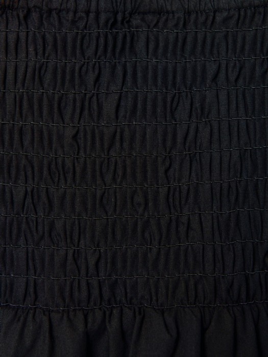 Товар черного цвета с внутренней стороны