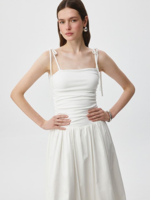 платье миди с бретелями на бантик от бренда sela вид слева