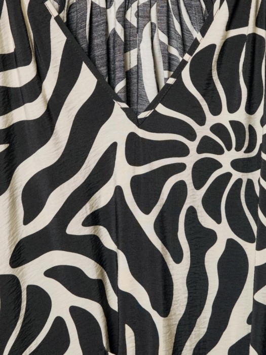 платье миди с объемными рукавами и поясом из вискозы спереди